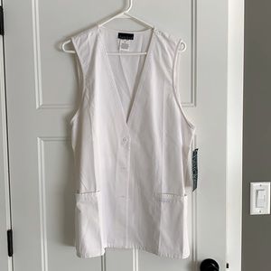 White Sleeveless Smock